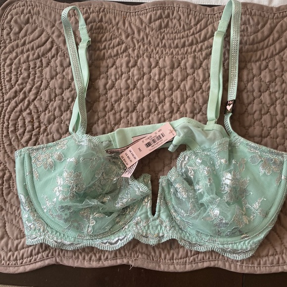 Victoria’s Secret soft mint green 34C bra NWT - Picture 2 of 14
